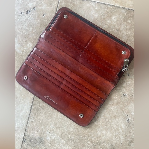 Bosca ladies, leather wallet, preowned good condition Brown snap closure/zipper - Picture 6 of 12